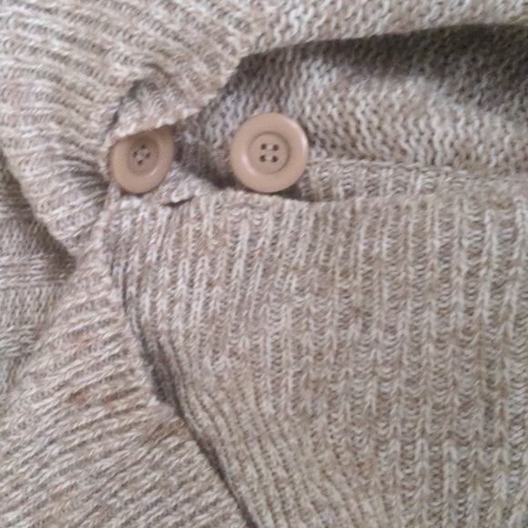 ❤️ Guilty Poncho Medium - Picture 4 of 5